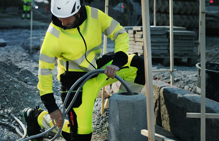 Snickers Workwear’s ISO-compliant High-Vis clothing